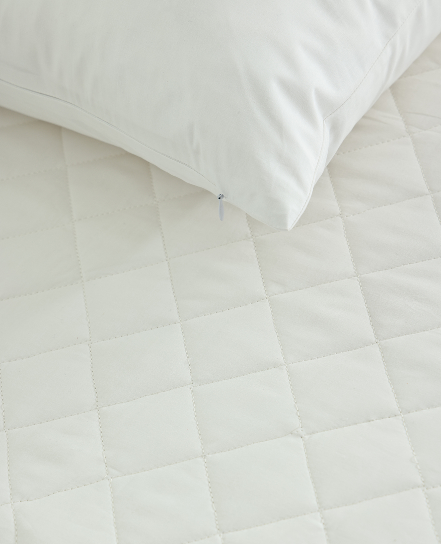 MM Linen - Pure Essentials Quilted Mattress Protector - 100 percent cotton. image 2